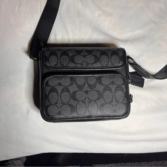 (AUTHENTIC) Black Coach Crossbody Bag great condition - Picture 2 of 5